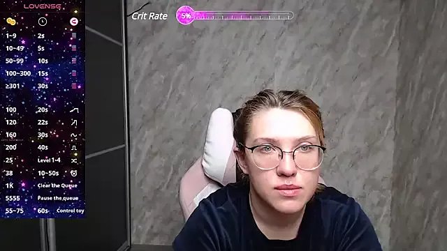 Freechat Reginasmilee on StripChat