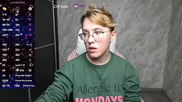 Freechat Reginasmilee on StripChat