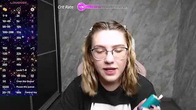 Freechat Reginasmilee on StripChat